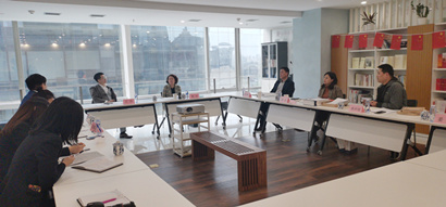 集团陈红副总经理一行与洪振律师团队进行专题业务研讨